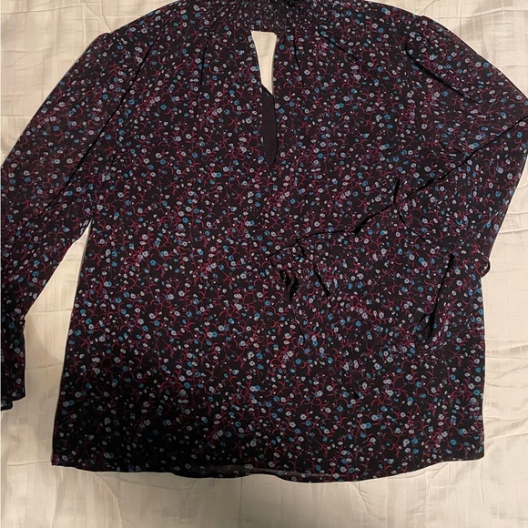1.State floral blouse size small - Picture 4 of 5